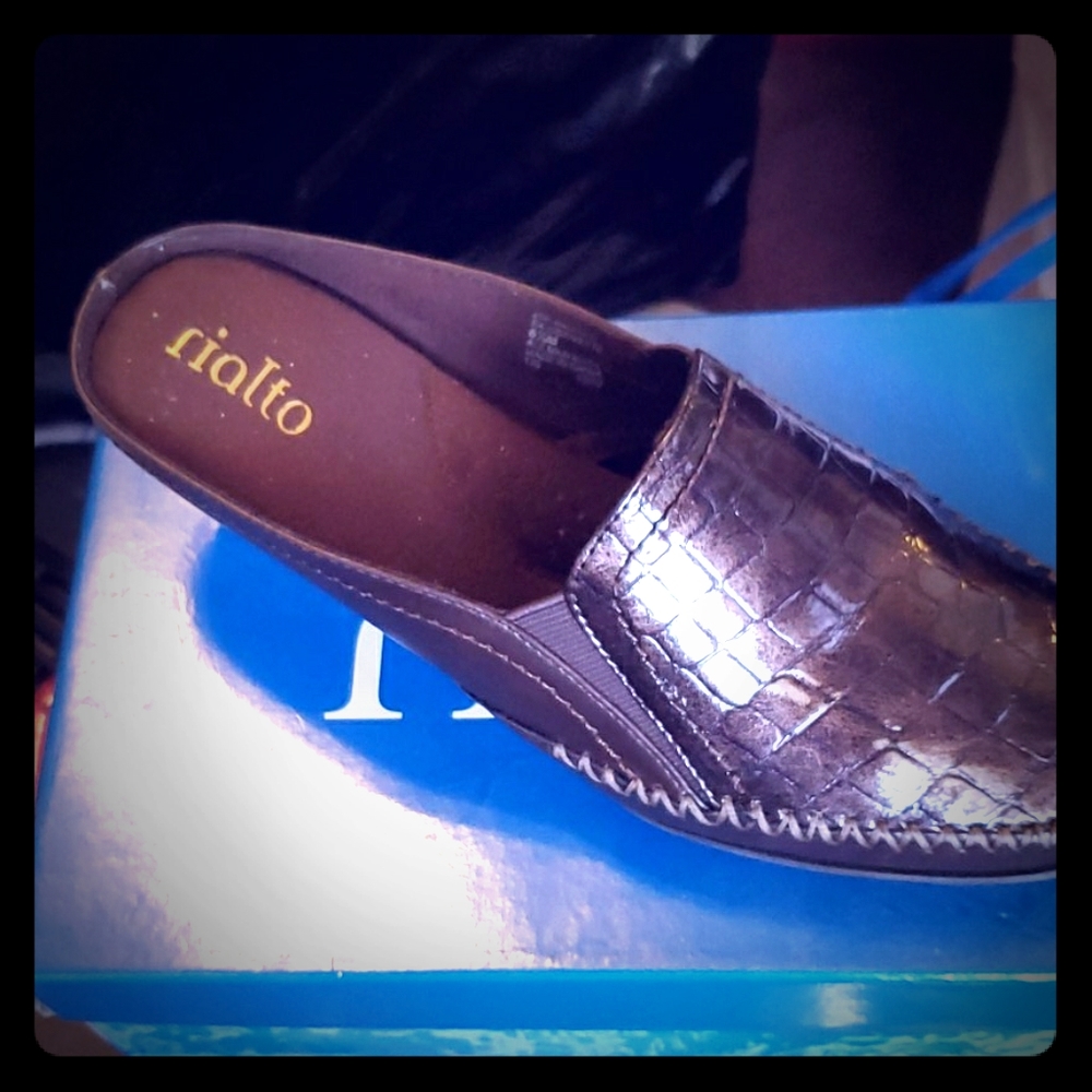 Shoe's
